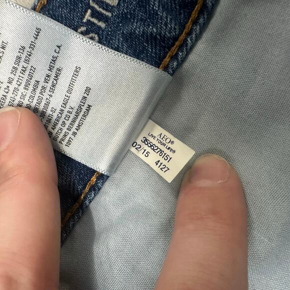 American Eagle Shorts Hi-Rise Festival Size 10 Fray Denim Distressed Jean Jorts - Picture 4 of 9